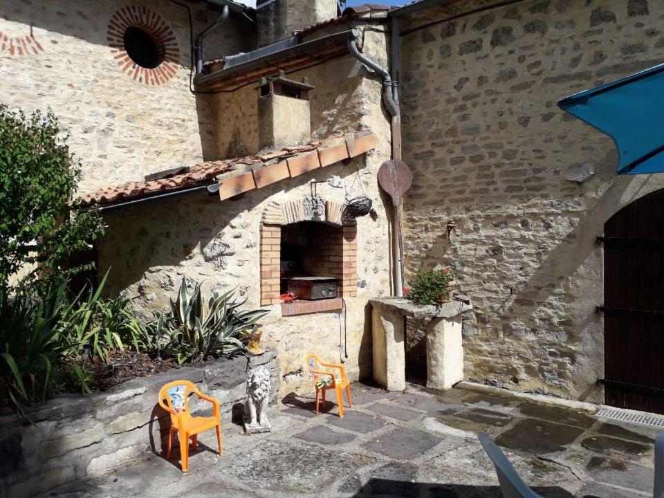 Gite Des Billaudes Thuret Exteriér fotografie